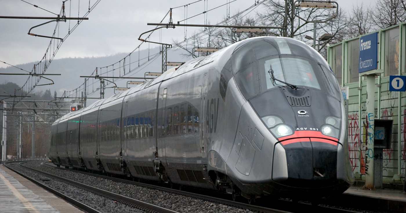Un treno Alstom Agv.001 alla stazione di Firenze Rovezzano (repertorio)