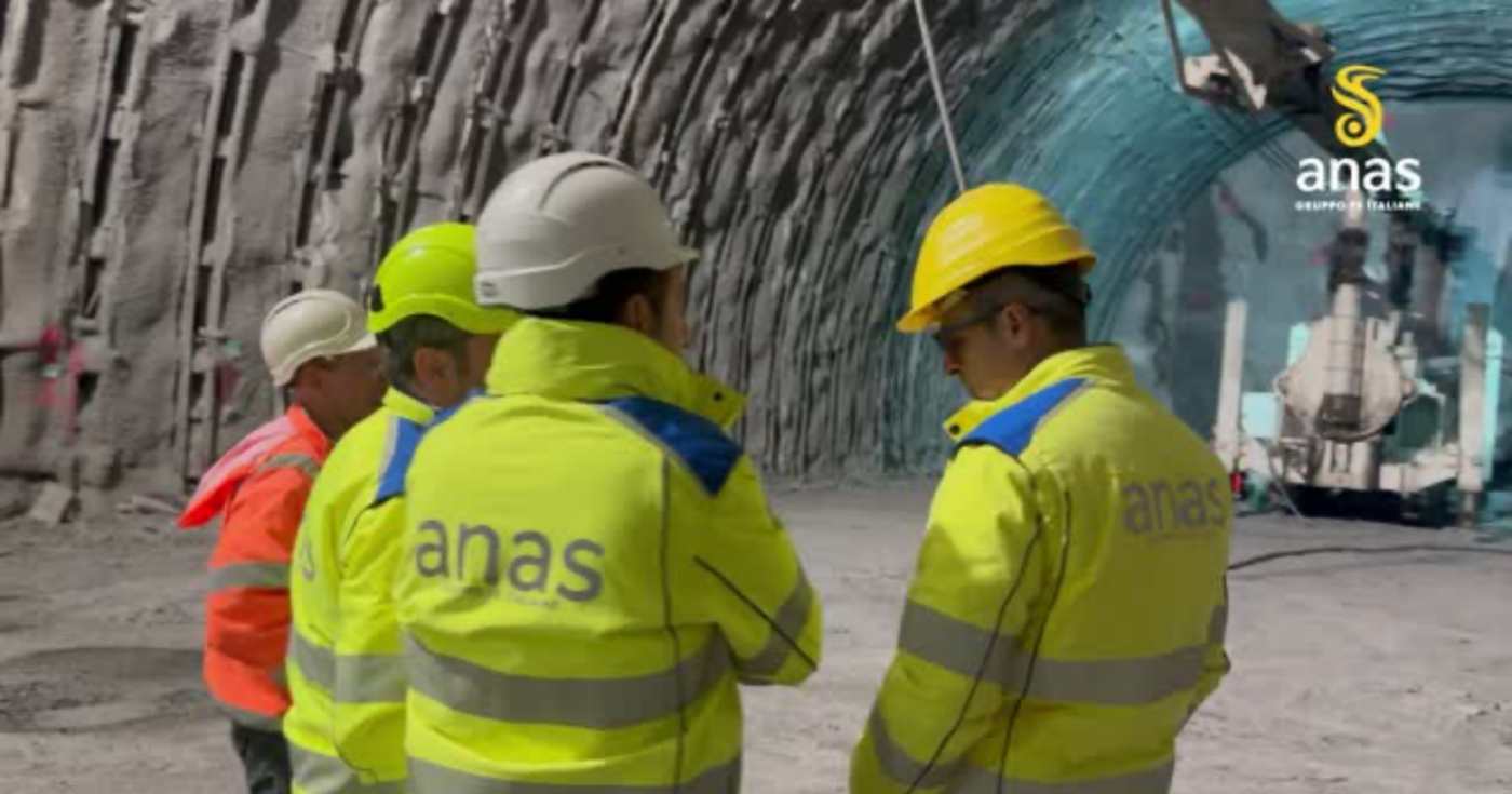 Un gruppo di ispettori di cantiere Anas (repertorio)