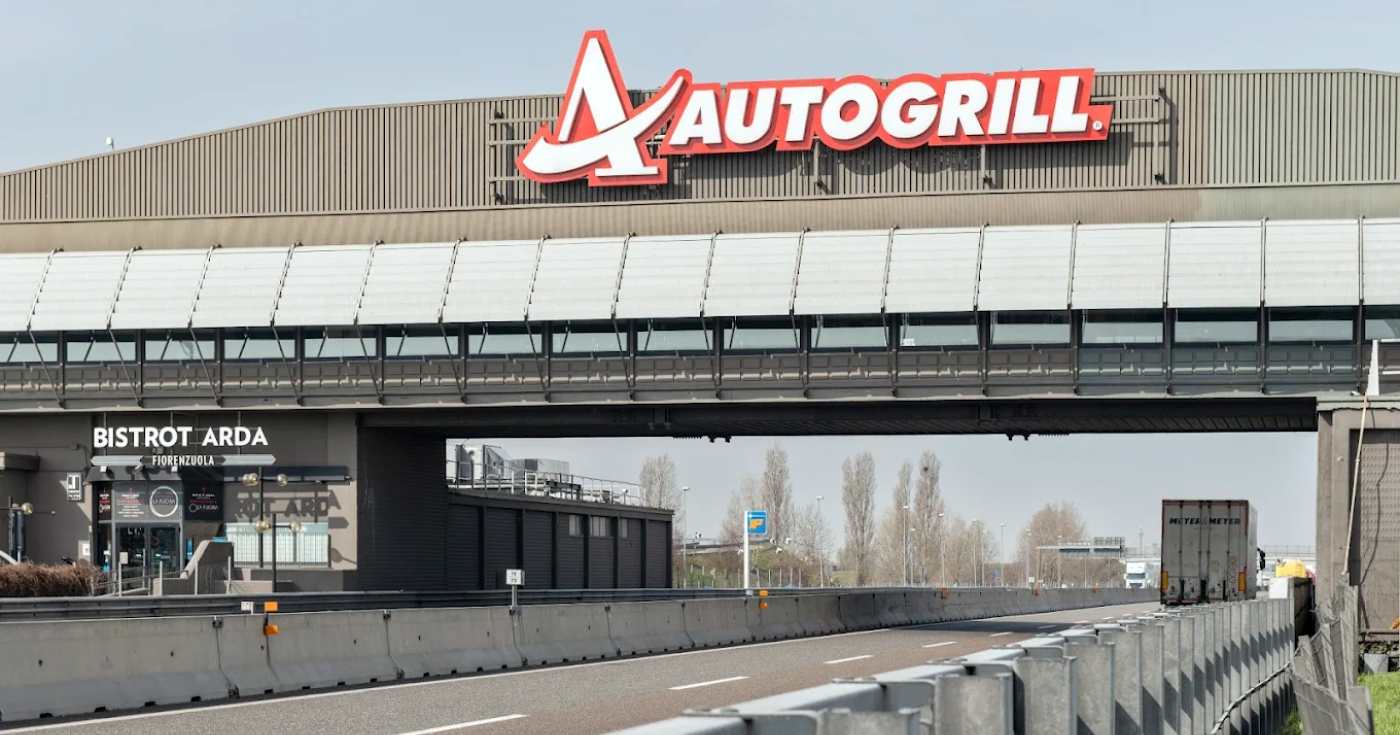 Il locale Autogrill sull'autostrada A1 a Fiorenzuola d'Arda (repertorio)