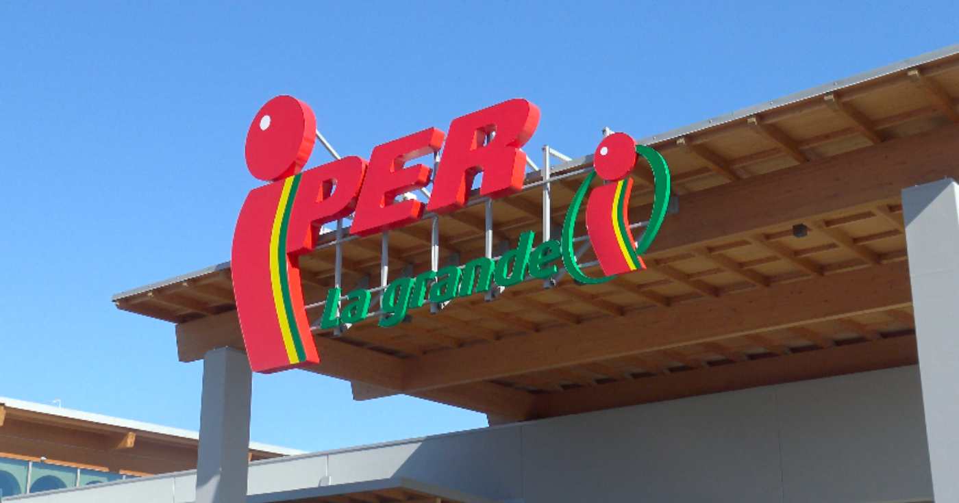L'insegna di un punto vendita Iper (repertorio)