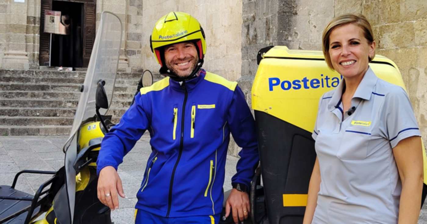 Due portalettere di Poste Italiane (repertorio)