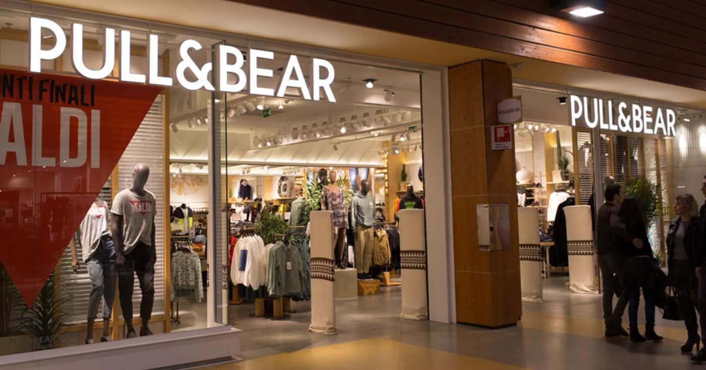 Il punto vendita Pull&Bear del centro commerciale Conca d'Oro di Palermo (repertorio)